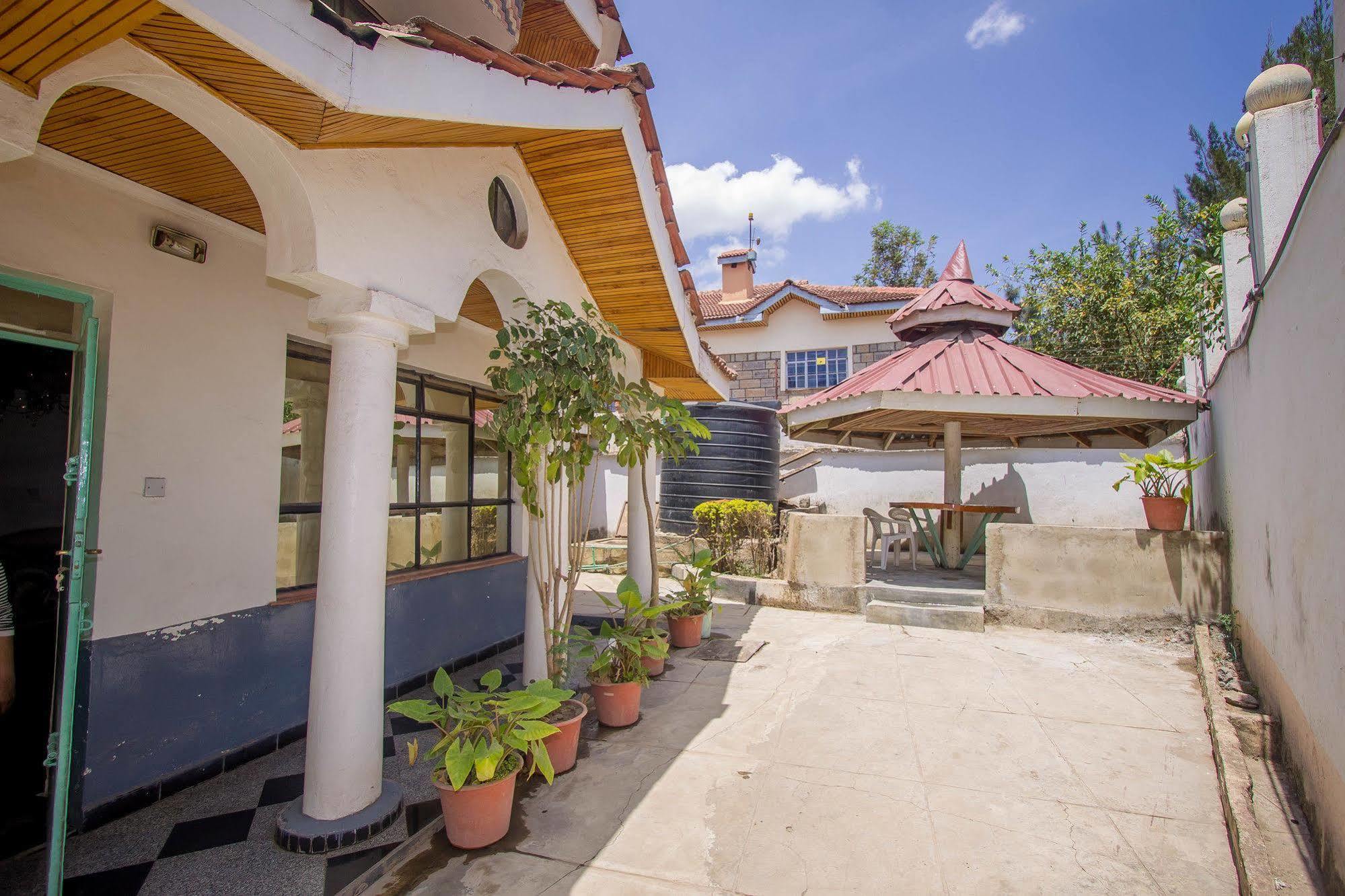 Nairobi Airport Rest House Hotel Exterior photo